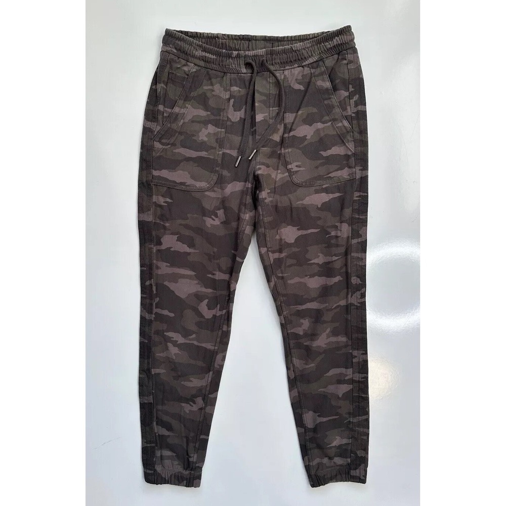 Athleta Farallon Jogger Black Olive Camo Utility / Women's 4